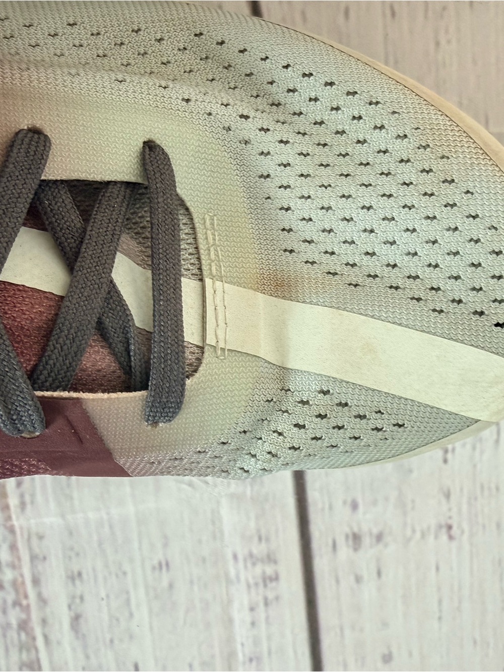 On Running Women's Gradient Mint and Burgundy Athletic Shoes - Picture 7 of 12